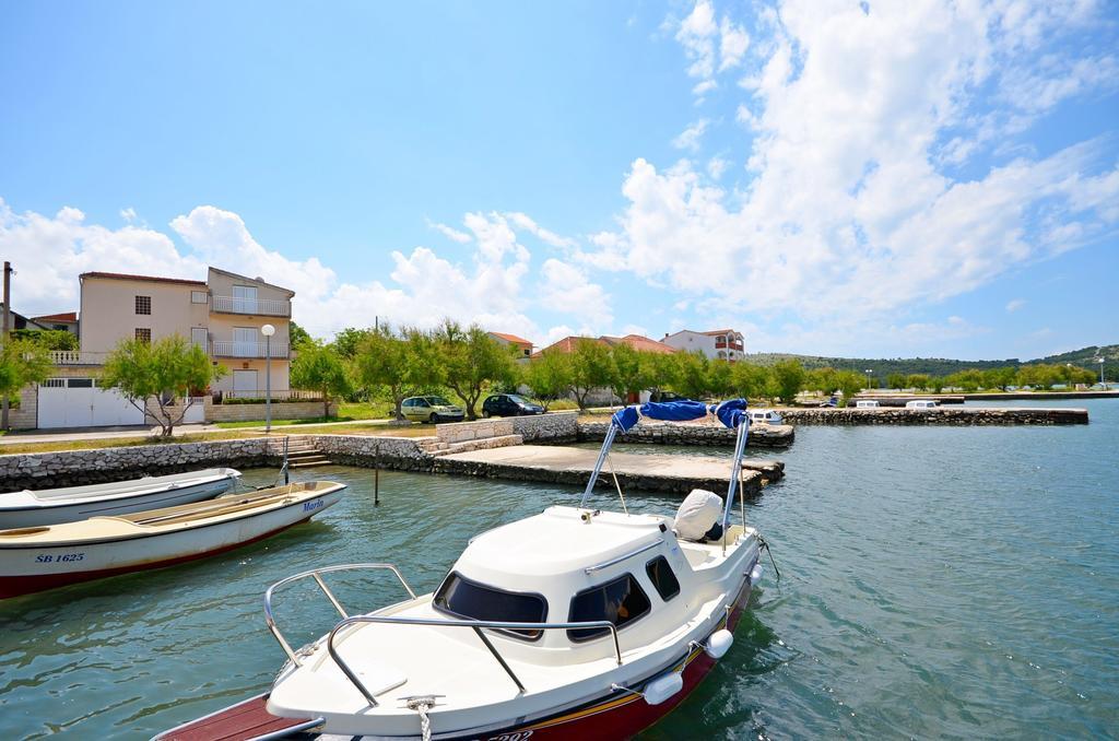 Apartments Vila Punta Jadrtovac Exterior photo